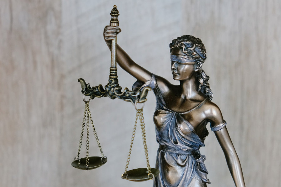 Scales of justice statue
